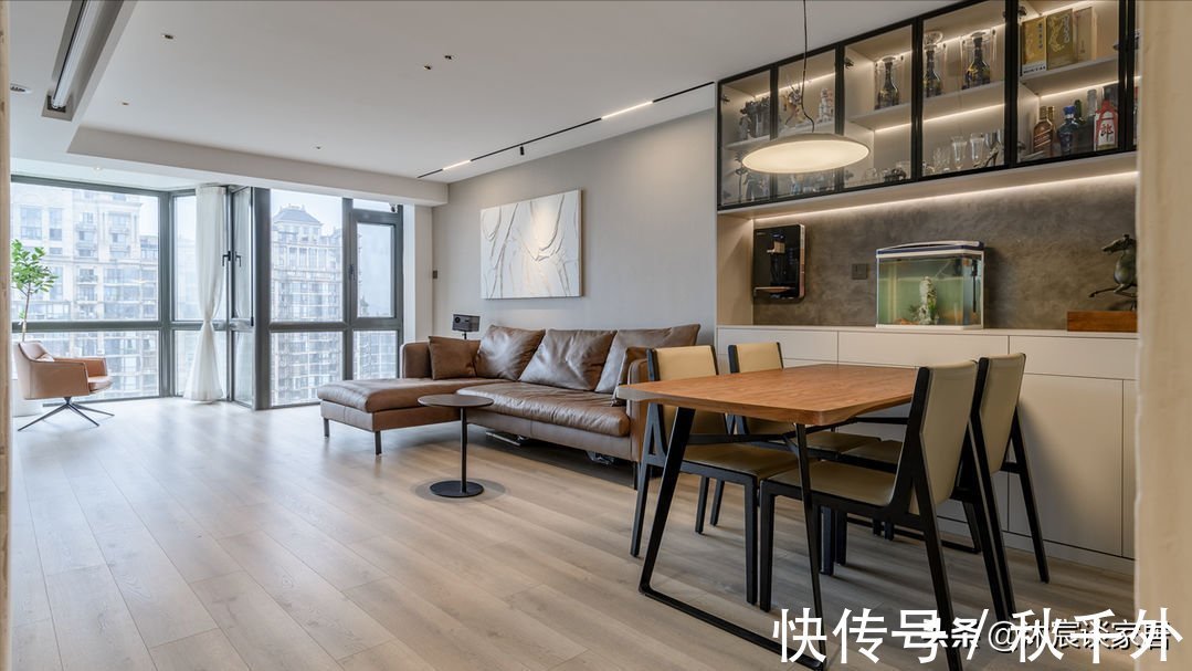 沐宸|越来越多年轻人选择客厅不装电视,还真别说,这样的家出彩又实用