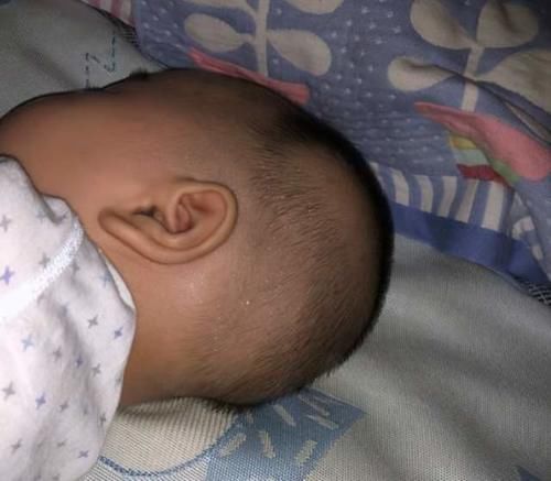 宝妈|孩子一睡觉就满头大汗，可不仅是因为热，这3个原因，不容忽视