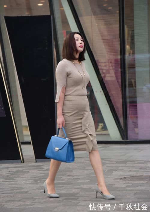 穿搭 想要打造气质美,那就试试简约得体的半身裙穿搭,舒适又好看