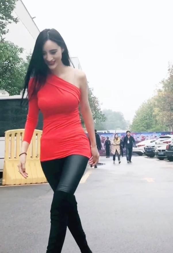 清新甜美的网红小姐姐,百看不厌,却又让人记不住她的美