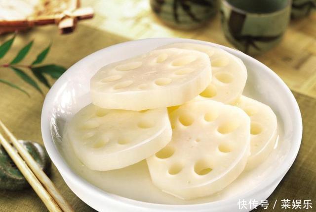 莲藕焯水就变黑牢记这几点,保证藕片洁白,口感脆嫩