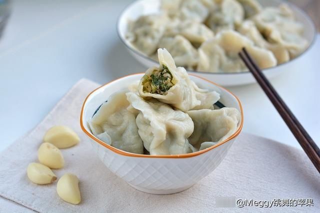 芹菜叶|周末吃顿饺子，用这菜爆汁又抱团，香气十足开胃还不上火