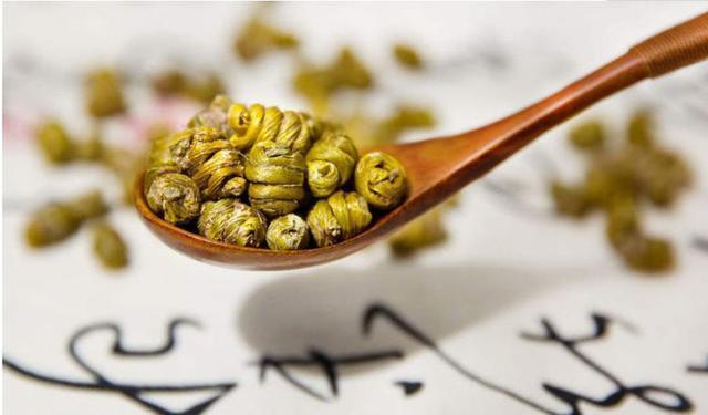 蜂蛹|皱纹“害怕”的几种食物,女人常吃,补充胶原蛋白,越吃越年轻