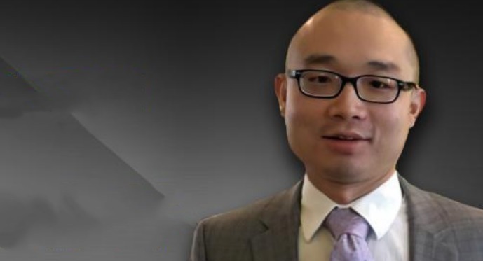 农夫与蛇&博士赵潘书,为入美籍在网络上诋毁中国,下场却很大快人心