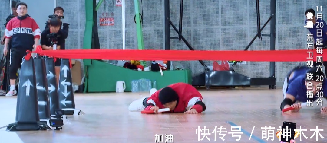 《追光吧》开播剪辑混乱，哥哥镜头分配不均，糊咖艺人没介绍