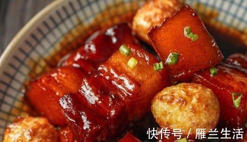 做红烧肉,这2种调味料一定不要放,否则肉柴还不香
