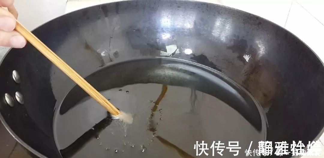 保鲜膜|早餐新吃法，面粉里加1个鸡蛋，放入冰箱冷藏，比油条麻花都好吃