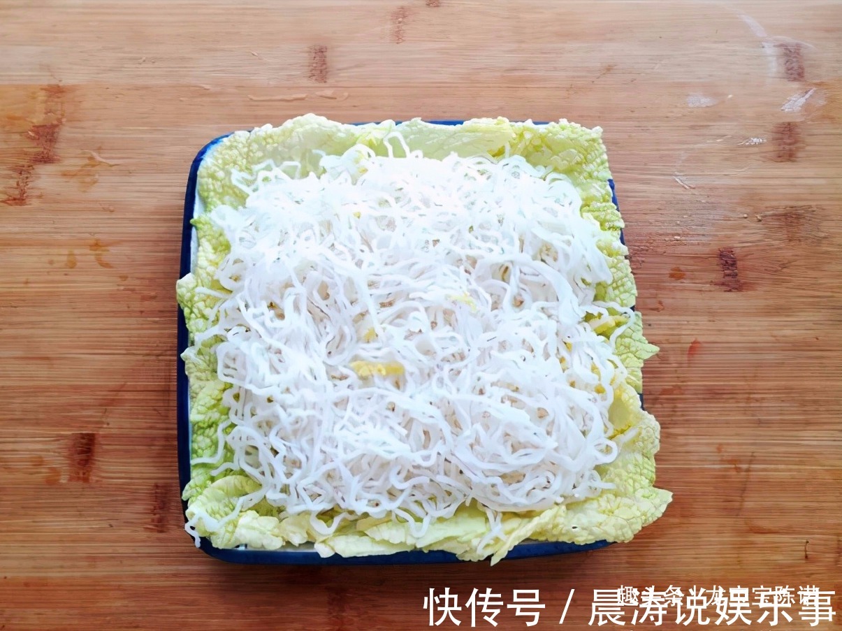 炒菜|三伏天炒菜不如蒸菜,加点蒜蓉加点它,清爽开胃,太美味了