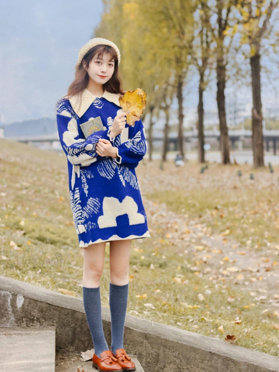 打底衫 降温后毛衣怎么穿更高级?用这4款打造好气质,想不优雅都难