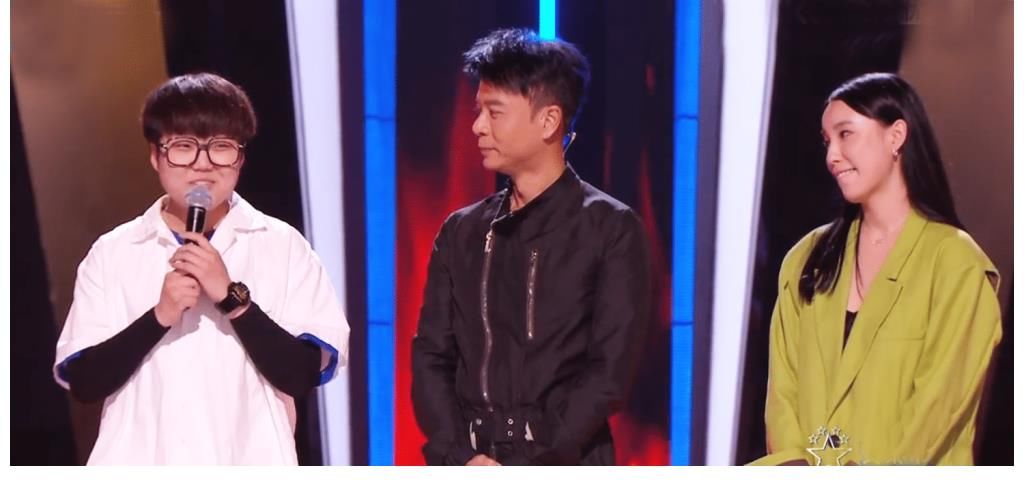 中國好聲音|中國好聲音：6次參賽學(xué)員引發(fā)連環(huán)PK大戰(zhàn)，王靖雯淚灑舞臺(tái)，達(dá)西遺憾出局