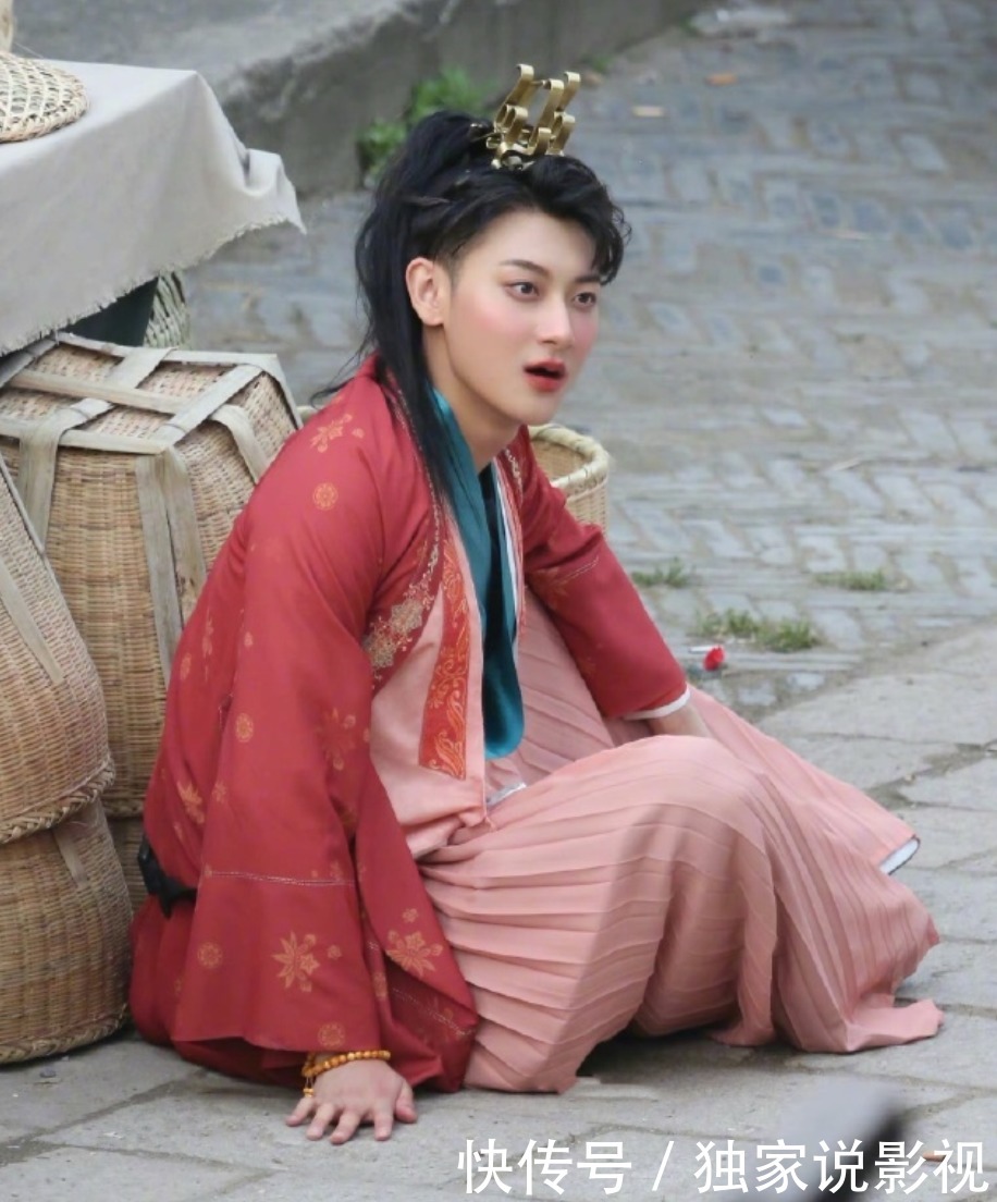 那英罕见穿古装与杨紫、宋亚轩合录综艺,《萌探探探案》惹期待