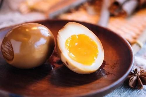 鸽子蛋|鸡蛋、鸭蛋、鹅蛋、鹌鹑蛋，哪种更有营养？医生：3种蛋尽量少吃