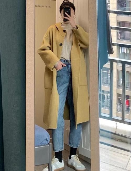 穿大衣少配打底裤,很平庸,今年试试这4款“下装”,时髦好看