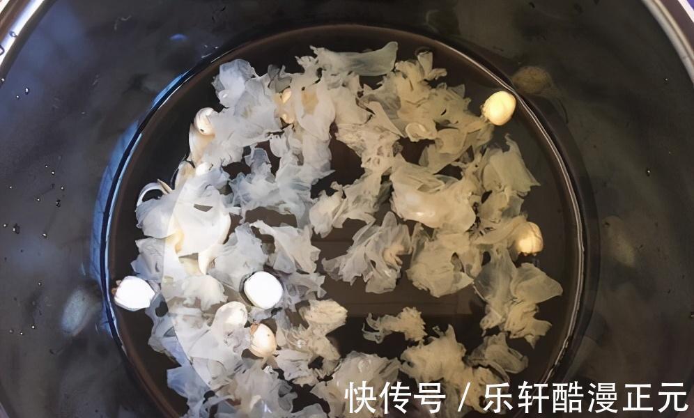 润肺|消暑润肺的一道银耳粥,香甜可口,5分钟就能做好