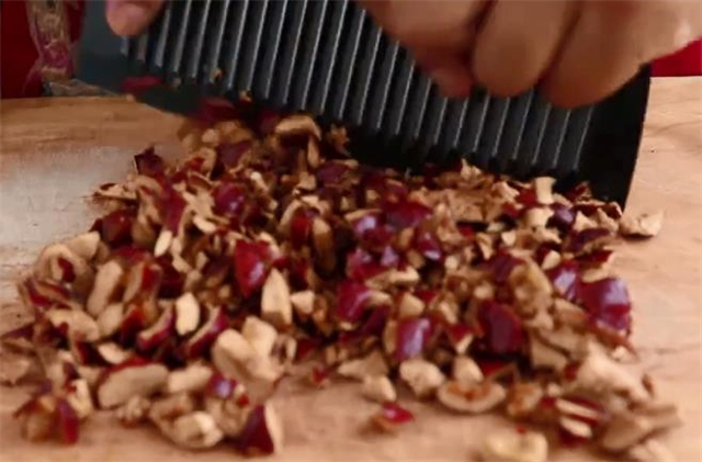 红枣懒人大馒头的制作方法，又香又甜又好吃，方法超简单