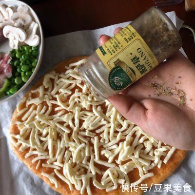 小白也能轻松学会的自制披萨饼，不油腻超好吃哦