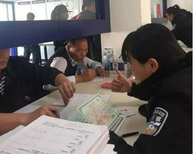 名字|爸爸姓“吴”,随口给孩子取的名字,连户口工作人员都说好听