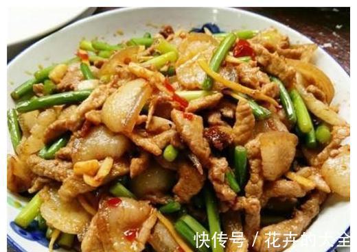 蒜苔炒肉丝|它和肉丝炒，脆嫩有嚼劲，鲜亮有食欲，能吃2碗饭，专治没胃口