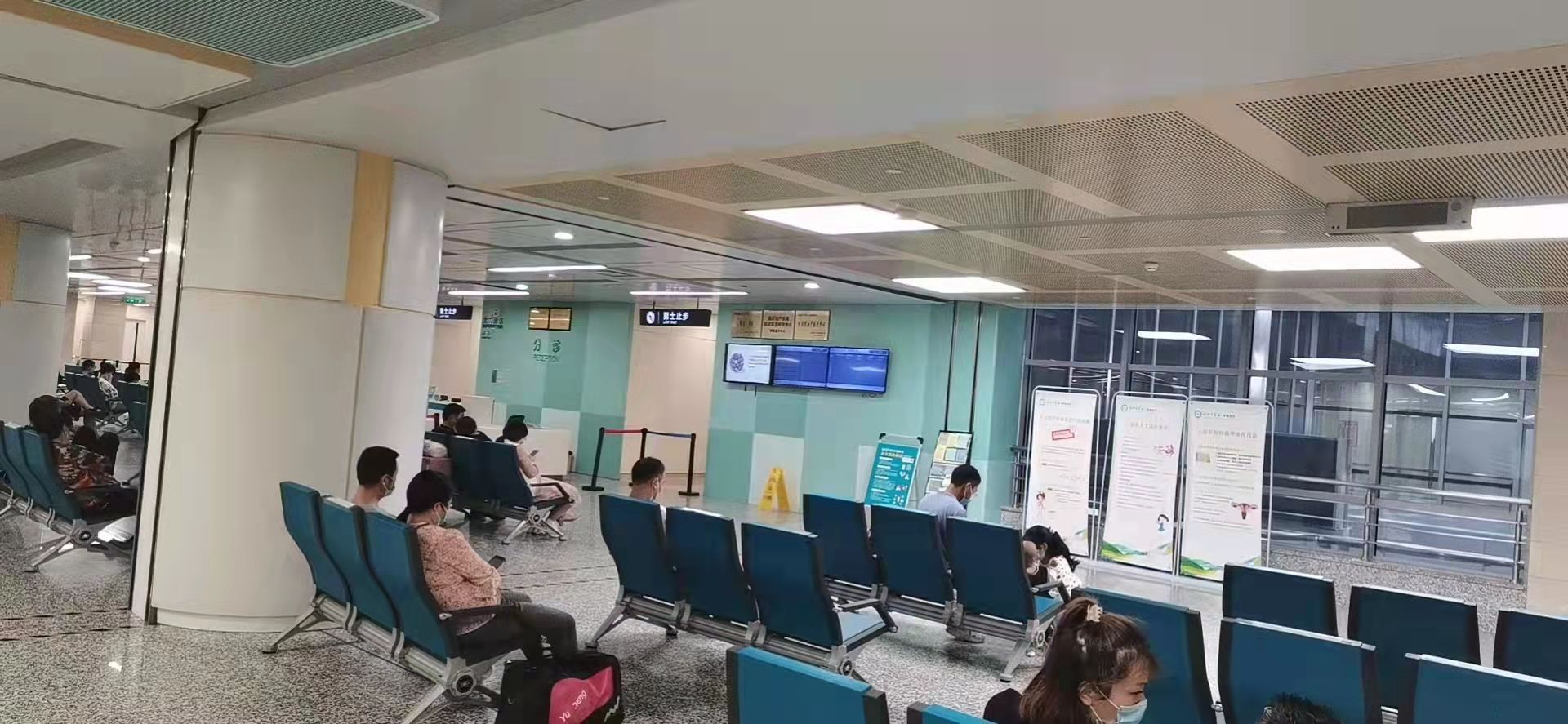 郑漂|职业陪诊员：现代孤独患者福音，心理问题更难治愈，在陪伴和帮助中找到存在价值