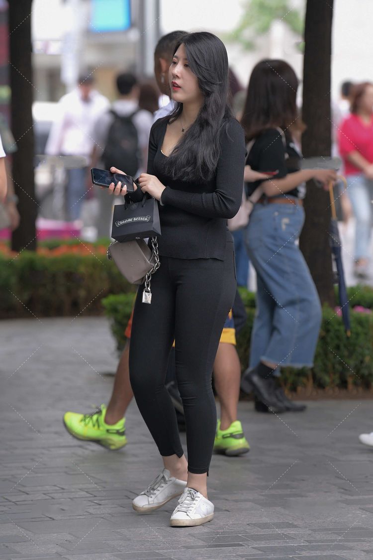 春天最适合最好看的服装，很多人都会想到西装