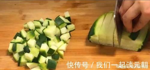 萝卜别再熟着吃了,和花生米一起这样做,比吃肉还香,做法很简单