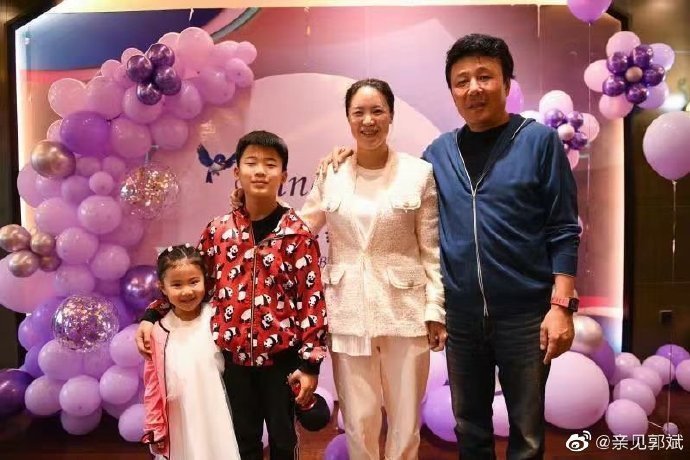 队友|王楠有面子!请队友训练11岁儿子技术,富豪老公:这教练脾气不好