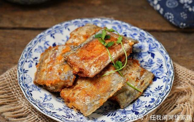 鲜嫩|煎带鱼,千万别再用淀粉大厨用它挂浆,外酥里嫩不粘锅,沒腥味