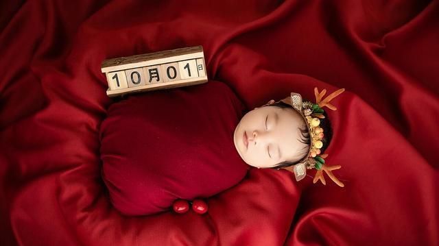 传统观念|孩子出生跟谁姓?传统观念不再被认可,妈妈们有话要说!