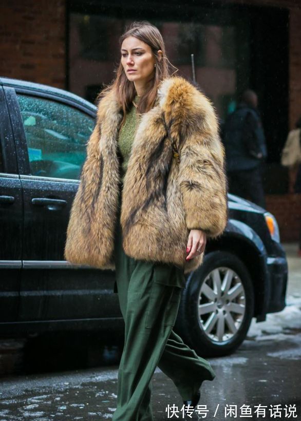 穿衣|偏胖的中年女人,冬天穿衣要记得“3穿3不穿”,优雅减龄还更显瘦