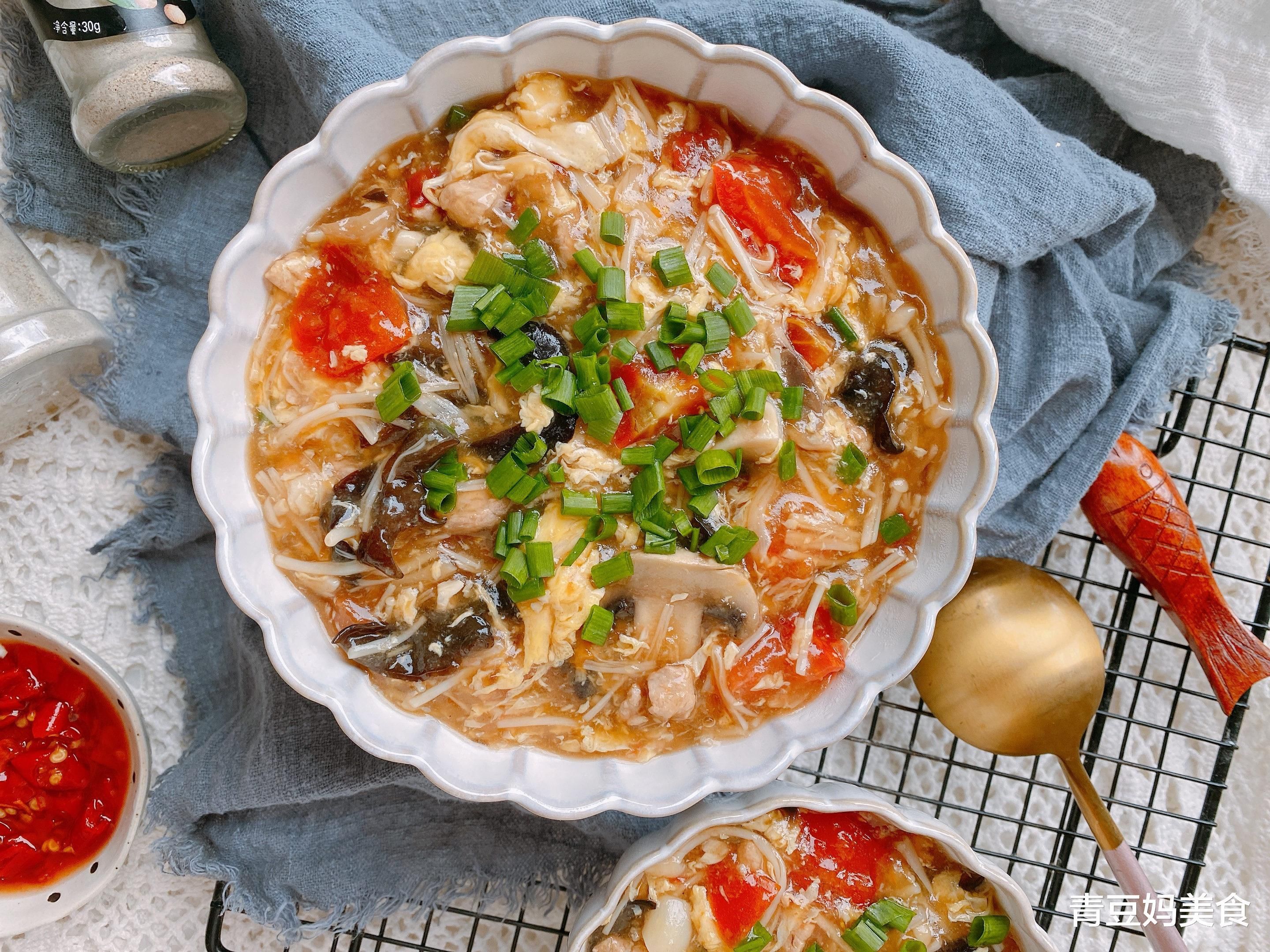 酸辣杂锅炖|夏季吃饭没胃口，试试酸辣杂锅炖，饭菜一锅搞定，5分钟就出锅