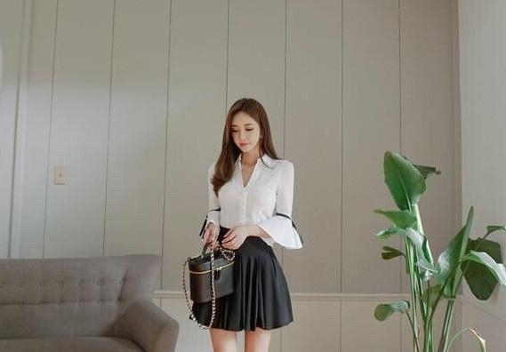 时尚|孙允珠展示两款拼接A字连衣裙,简单好穿的款式轻松穿出优美感