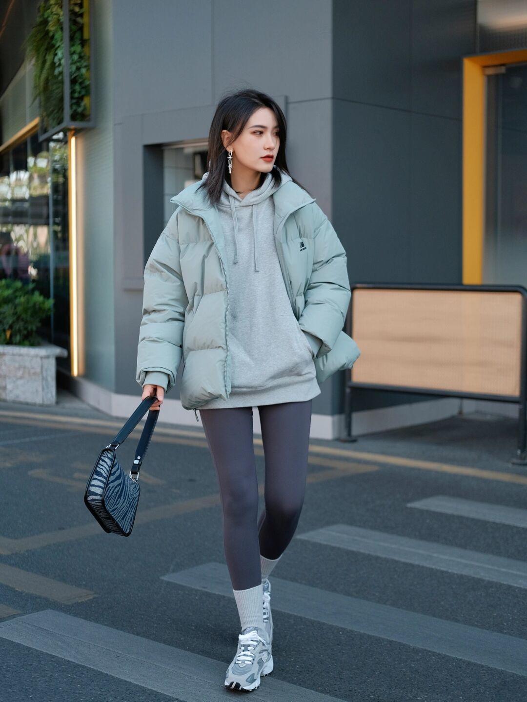 视觉效果|看潮人街拍就知道,羽绒服才是yyds,教你穿出好气质