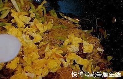 烧菜|这道菜我每星期都会做一两次，儿子爱吃又可以当饭吃省得烧菜了！