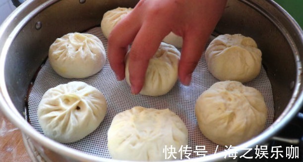 调萝卜馅,大厨教你一招,比肉包子还香,一口气吃5个不嫌多!