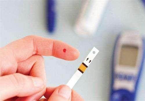 糖友们|糖尿病人可以吃蚝油吗除了白糖,还有3种调味料也不能多吃