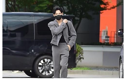 韓國男團「MD PHOTO」 韓國男團AB6IX成員田雄出演《崔華靜的Power Time》節(jié)目