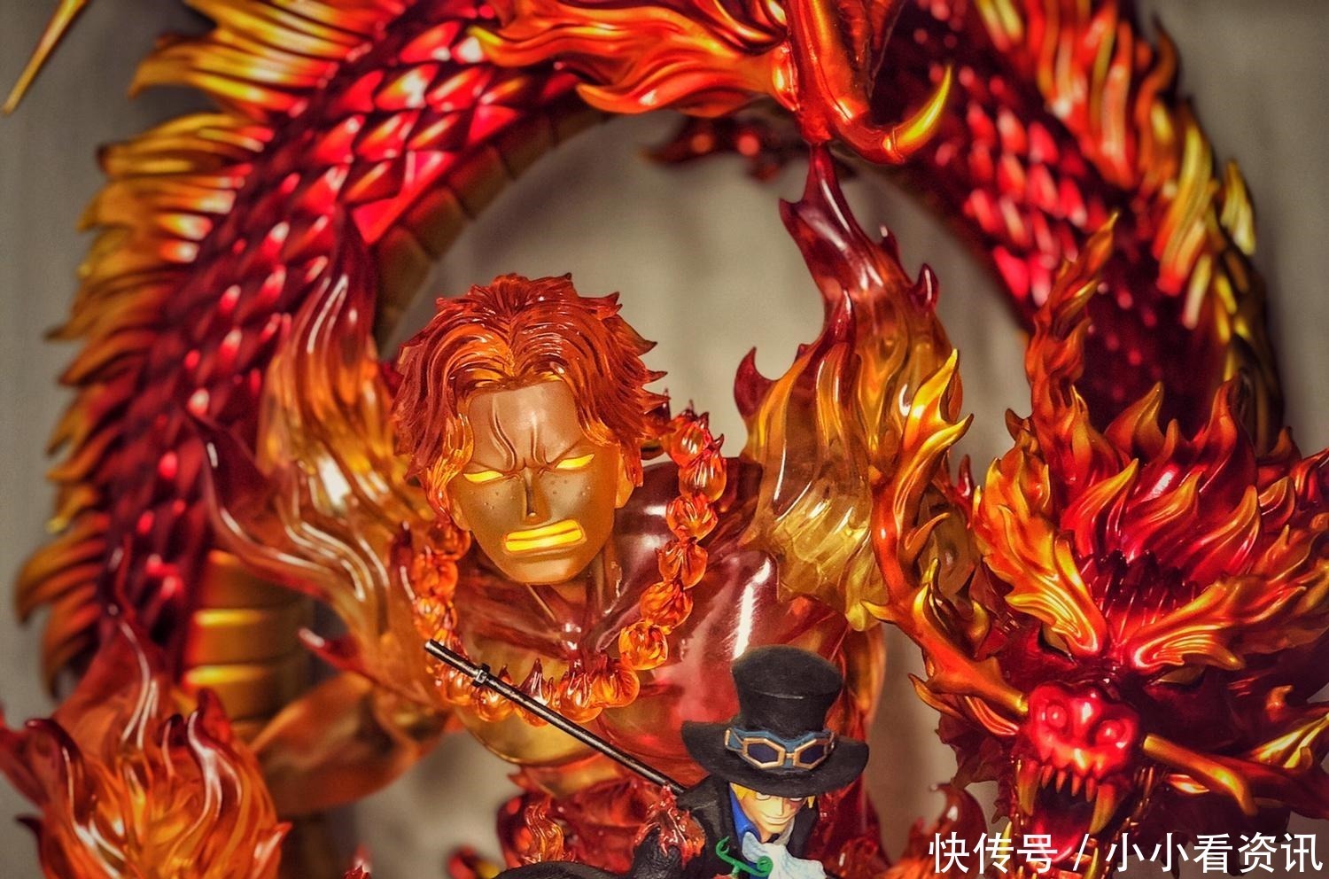 手办|海贼王火龙萨博手办,艾斯脸上能看见雀斑,脚下头盔戳中泪点