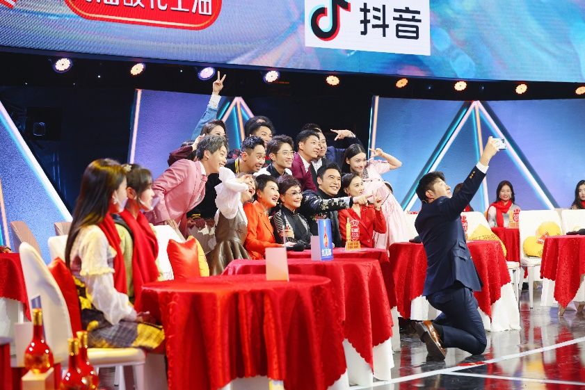 《春晚有心意》开播 李谷一讲述《难忘今宵》幕后往事