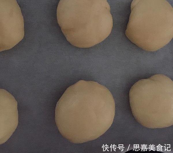 懒人|面包懒人做法,摔一摔做出手套膜,蒸出来柔软拉丝,萱软蓬松