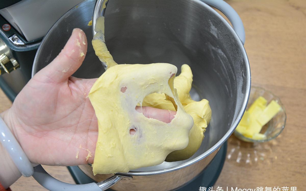 用南瓜做的面包就是好吃，配方快收藏，奶香浓郁香甜暄软