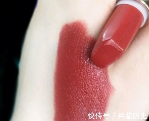 春夏秋冬 完美日记必入口红合集,217元气枫叶红,小金钻05有气场,巨好用