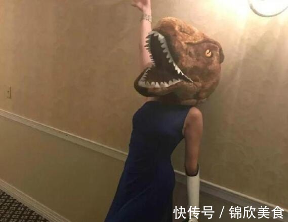 |爆笑段子走廊夜灯是声控的,邻居们亮灯的方式各有千秋!