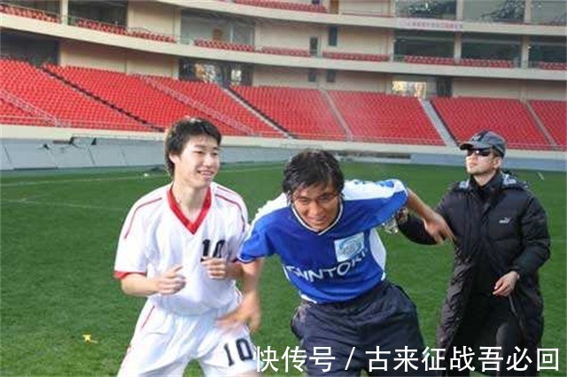 足球|国足球员张玉宁近况:与空姐离婚后恢复自由身,身材发福已有二胎
