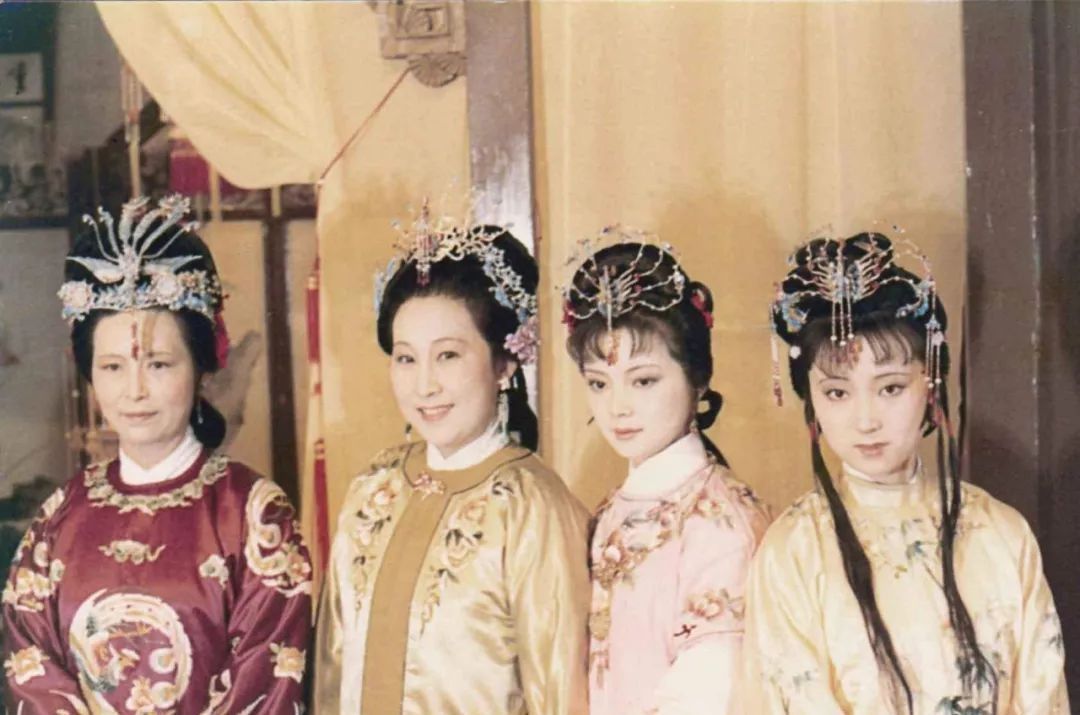 无宠无子$读《红楼梦》:曹公为什么要塑造周姨娘这个角色?