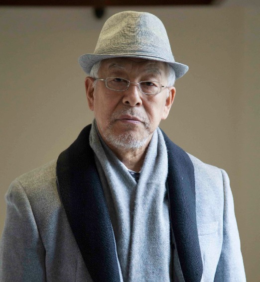 振荣|张洪杰为何75岁仍带着“丑妻”拍戏原来家里养了“一群狼”