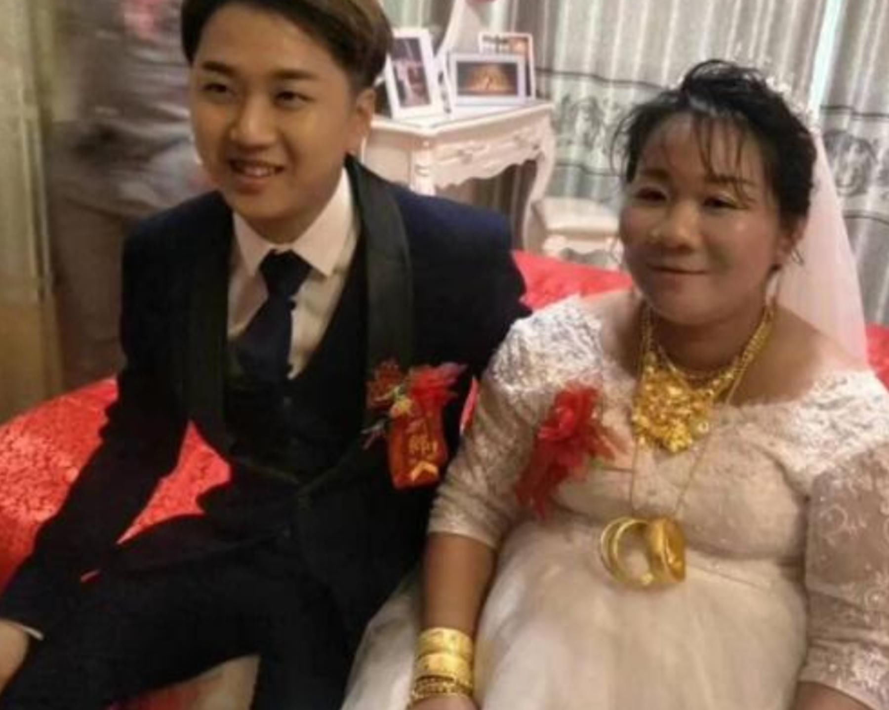 内蒙富婆闺女结婚，开着陪嫁58万宝马入场，车牌低调有内涵！