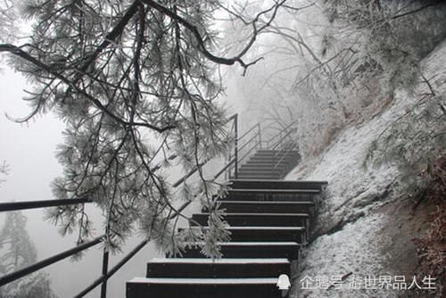 江浙沪的游客可以来大别山“赏雪、堆雪人”了，安徽大别山积雪了