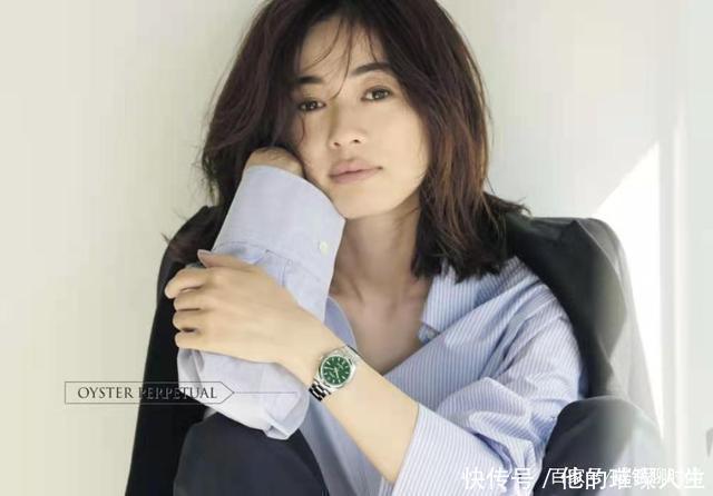 时尚|50岁女人染什么色好看时尚高级感的巧克力色,低调奢华有内涵