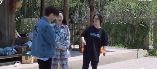 奥特曼|五斗米仓库变向往图书馆，黄渤变奥特曼现身，刘晓邑演木偶戏逗乐