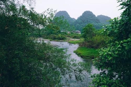 阳朔三大古桥之一富里桥，映在水中如同明月，什么超级月亮逊爆了